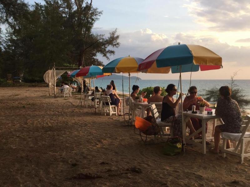 מלון Mai Khao Micky Monkey Beach At Maikhao Beach מראה חיצוני תמונה